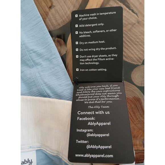 Ably Pull on Shorts Filium Activated Light Blue White Active Short NWT Large - Picture 11 of 13
